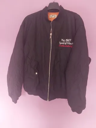 Cazadora acolchada negra , ,forro naranja