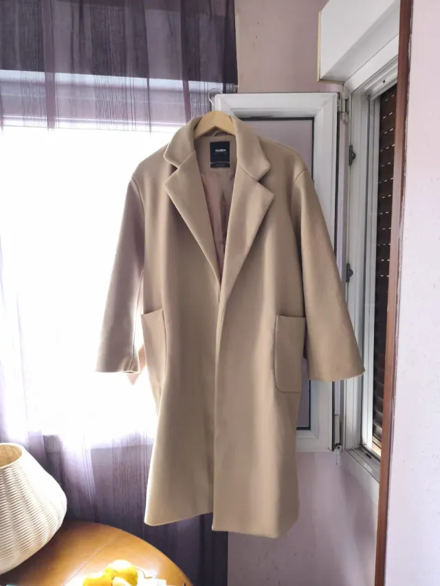 Abrigo Pull and Bear Beige Talla S