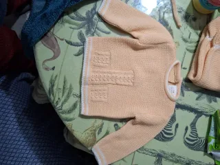 Conjunto bebé tejido color melocotón