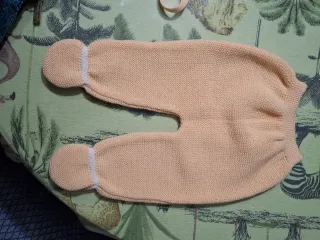 Conjunto bebé tejido color melocotón