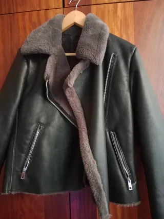 Chaqueta efecto piel Mango Talla L