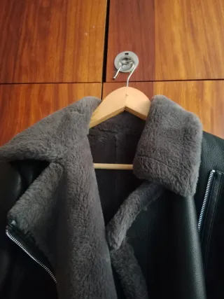 Chaqueta efecto piel Mango Talla L