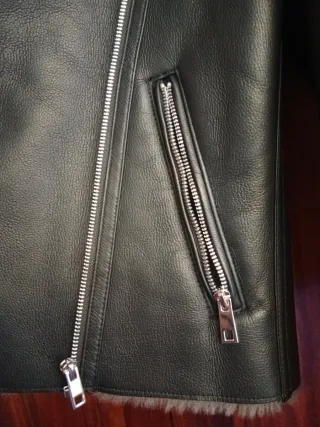 Chaqueta efecto piel Mango Talla L