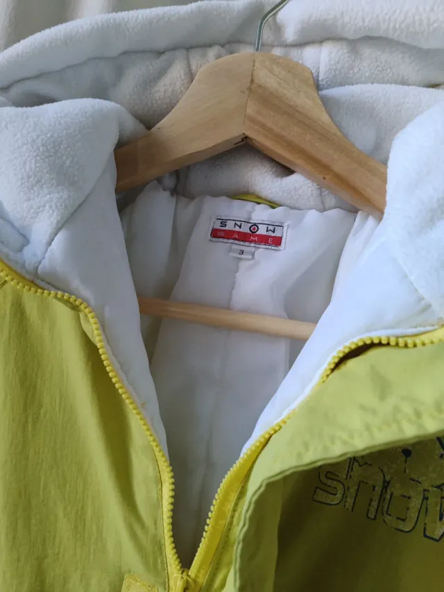 Mono de nieve amarillo para niño o niña