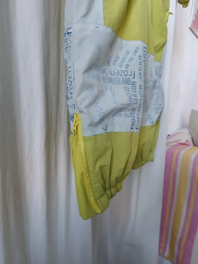 Mono de nieve amarillo para niño o niña