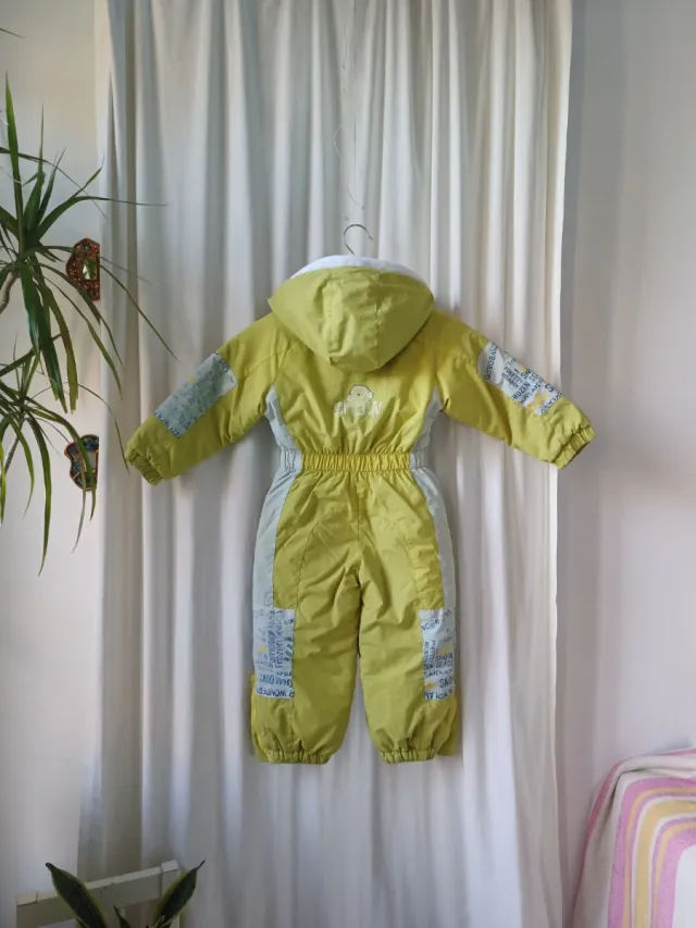 Mono de nieve amarillo para niño o niña