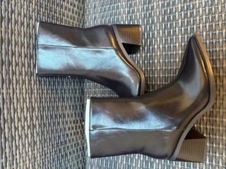 Zara botín tacón ancho viral TikTok