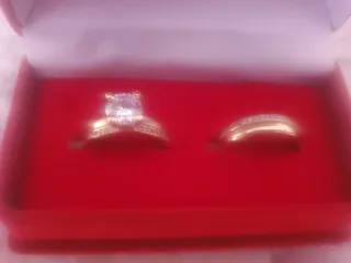 Anillo Oro 18k con piedrecitas