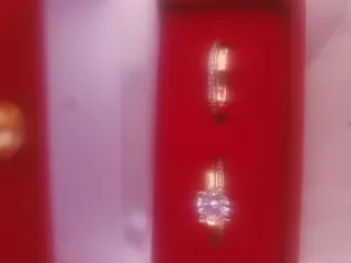 Anillo Oro 18k con piedrecitas