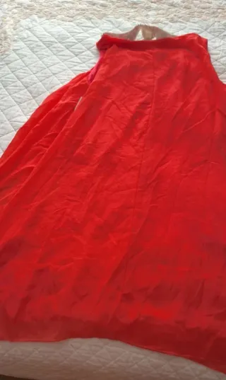 Vestido de fiesta coral con pedrería