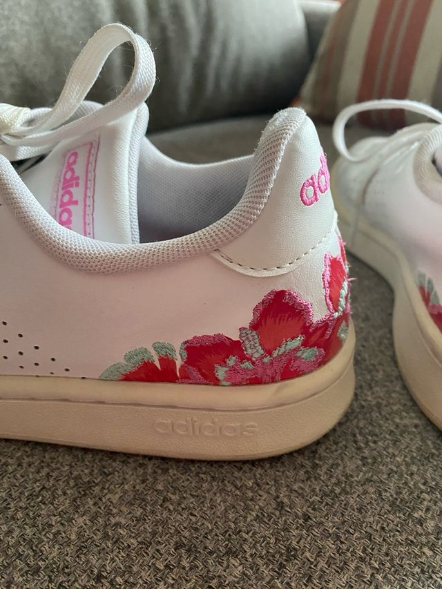 Adidas bordados mujer