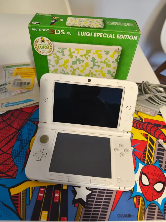 Nintendo 3DS XL Luigi Special Edition Branca