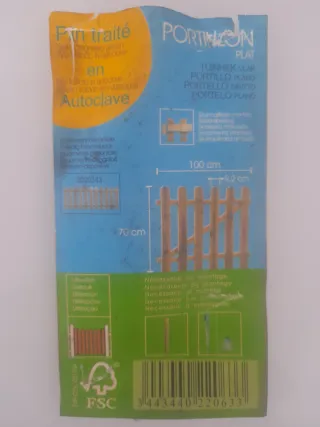 Valla o puerta de madera