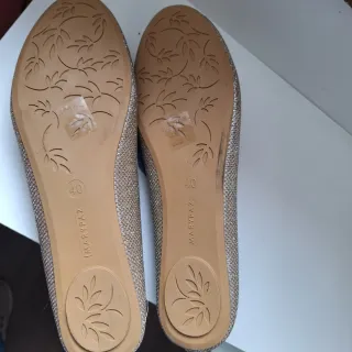 Mocasines MARYPAZ dorados talla 40