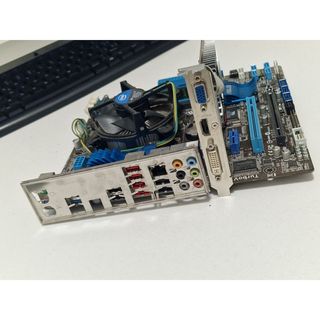 Placa Base Asus P8P67-M con i5-2400, 4GB y Gráfica