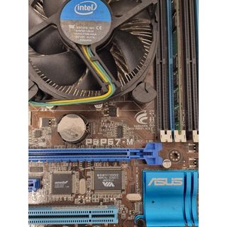 Placa Base Asus P8P67-M con i5-2400, 4GB y Gráfica