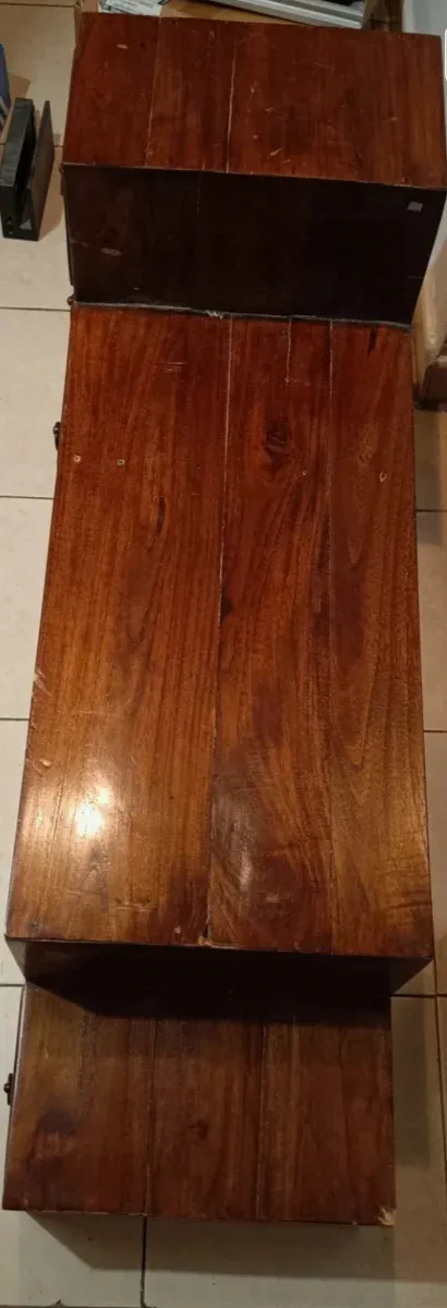 Aparador TV de madera escalonado