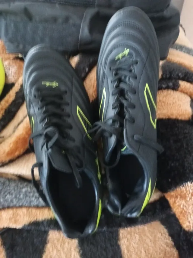 Botas de fútbol Adidas Talla 43/44 15€ cada una