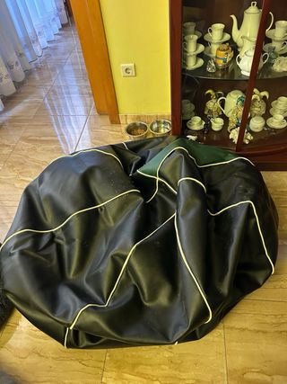 Puf grande negro y verde