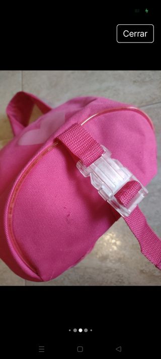 Mochila rosa con corazones