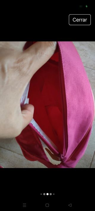 Mochila rosa con corazones