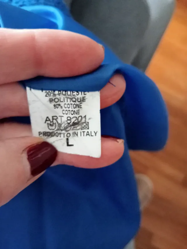 Chaleco largo color azulon.