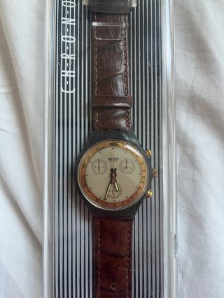 Reloj Swatch Chrono Piel Marrón y Dorado