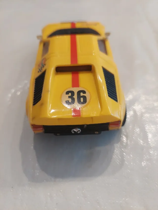 Coche Scalextric Amarillo Clásico