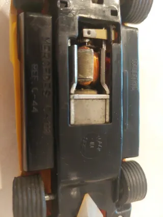 Coche Scalextric Amarillo Clásico