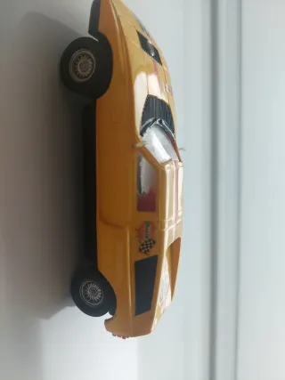 Coche Scalextric Amarillo Clásico