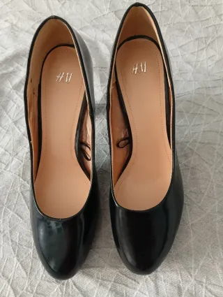 Zapatos de salón charol H&M negros