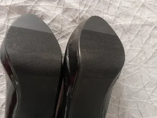 Zapatos de salón charol H&M negros