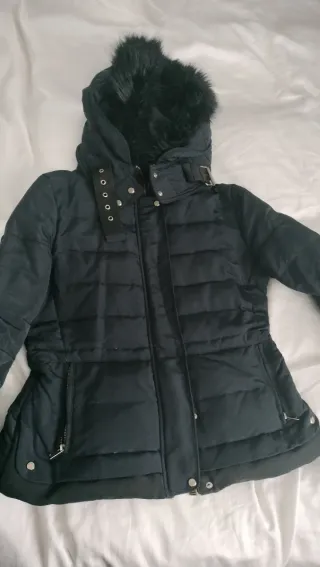 Plumífero Zara Azul. Talla L