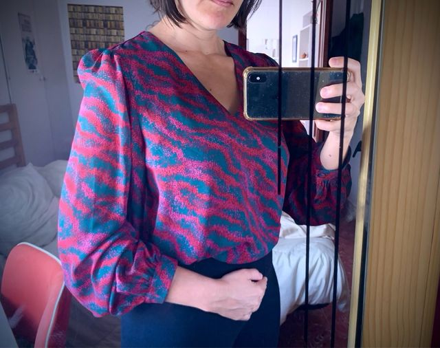 Camisa mangas abullonadas como nueva