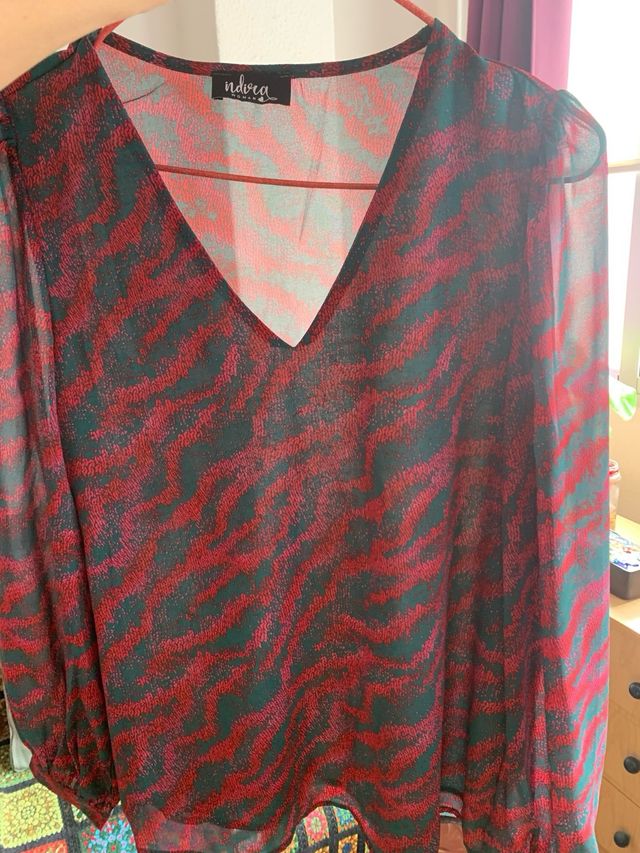 Camisa mangas abullonadas como nueva