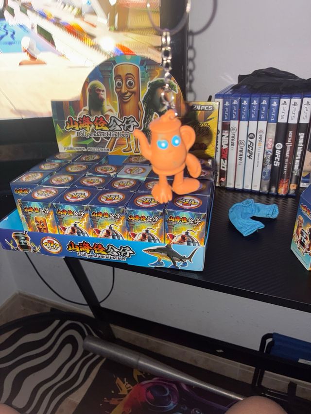 Caja de 24 figuras colgantes Doll pendant