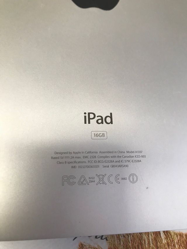 Lote de iPads e MacBooks Pro da Apple para peças