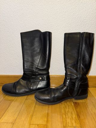Botas de piel negras altas