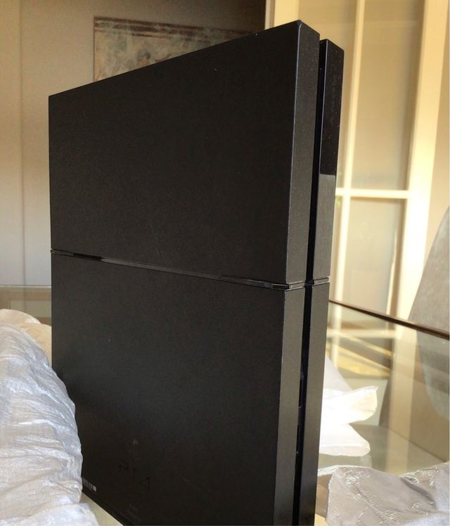 PS4 COMO NUEVA
