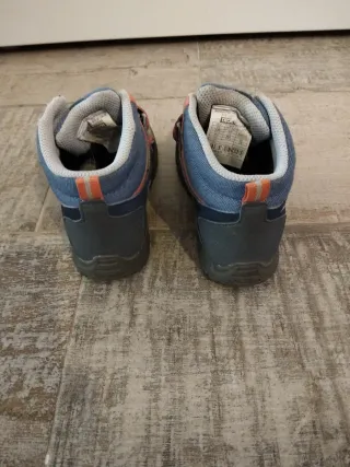 Zapatillas Quechua niño/niña  talla 28