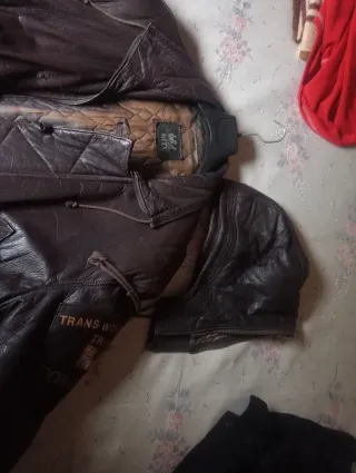 Chaqueta de cuero C&C Company marrón (Negociable)