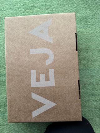 Zapatillas Veja Blancas y Rojas