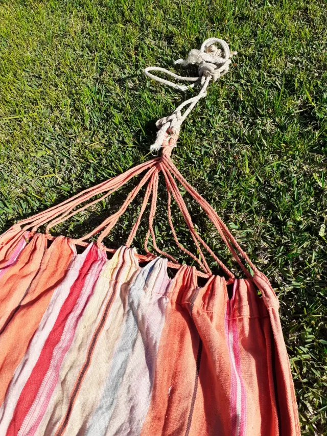 Hamaca de tela multicolor