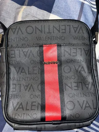 Bandolera Valentino Negra con Raya Roja