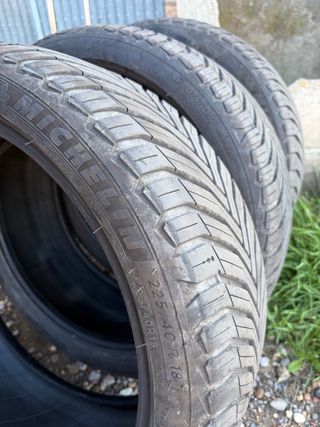 Michelin CrossClimate 2 225/40 R18