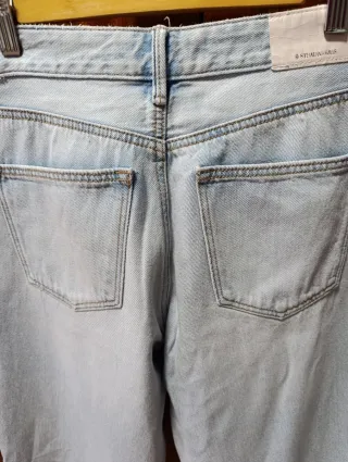 Pantalón vaquero Stradivarius mujer desgarrado