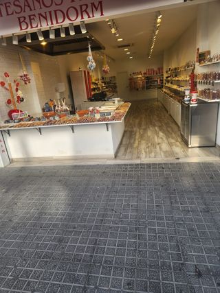 Traspaso Tienda Souvenir Gastronómico Benidorm