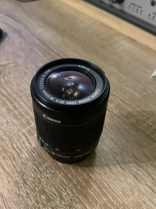 Objetivo Canon EF-S 18-55mm f/3.5-5.6 IS STM