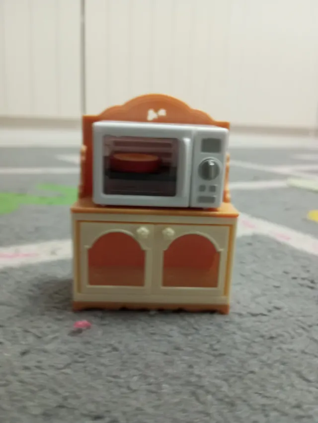 Microonde e mobiletto Sylvanian Families