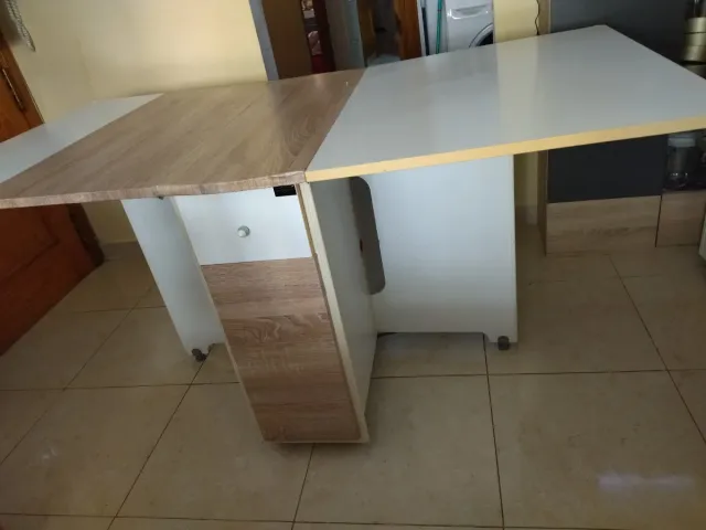 Mesa extensible madera y blanco